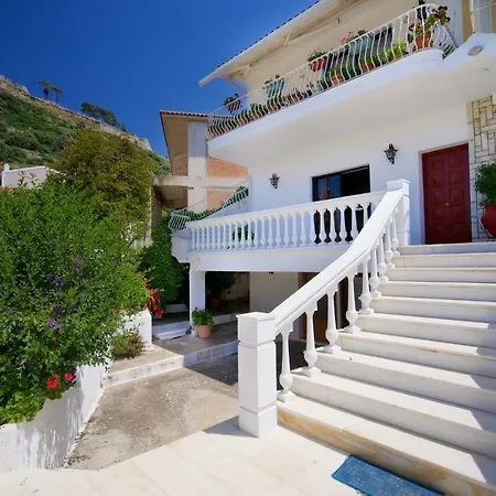 Makis * Peratáta